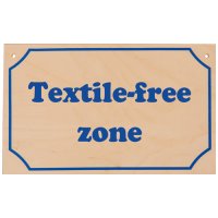 Hinweisschild "Textilfreie Zone" englisch